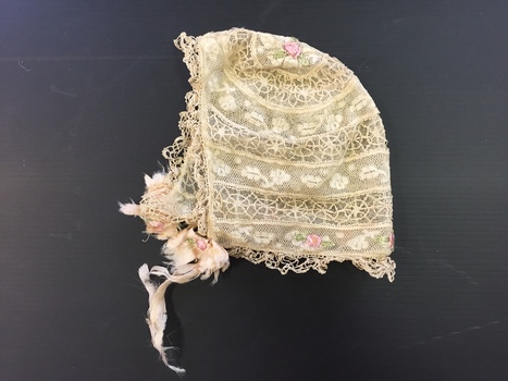 Accessory: Baby's bonnet