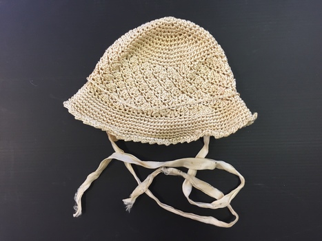 Accessory: Baby's bonnet