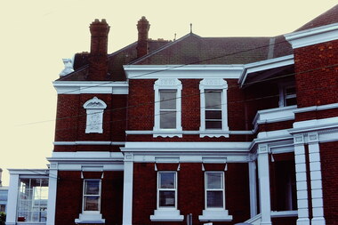 Architectural Features: Kew Post Office