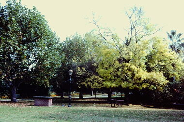 Alexandra Gardens, Kew