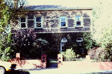 4 Selbourne Road, Kew