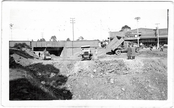 Filling in the Outer Circle Railway cutting at East Kew