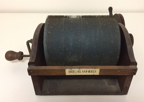 Hand drum carder