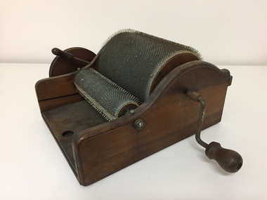 Hand drum carder