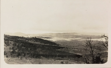  Rolling hills near Omeo