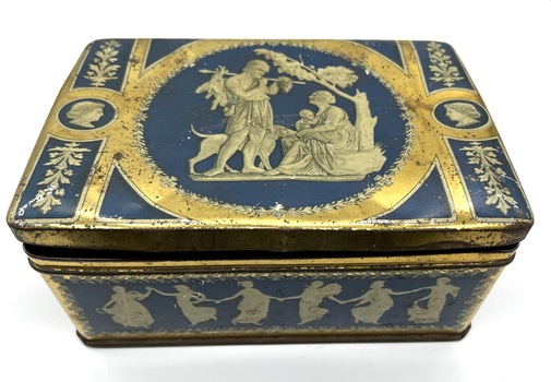 Biscuit tin