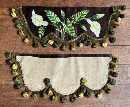 Reverse - Pair of hand embroidered pelmets