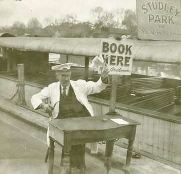Hicks' Cruises ticket seller at Princess Bridge