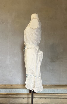 Cotton underbodice and drawers