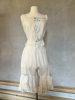 Cotton underbodice and drawers