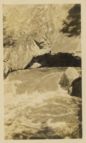 Victorian Canoe Club: Pound bend tunnel [Warrandyte]