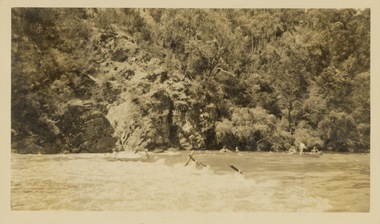 Victorian Canoe Club: Shooting the rapids, Warrandyte
