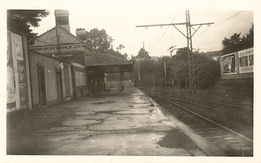 Kew Railway Station, 1951