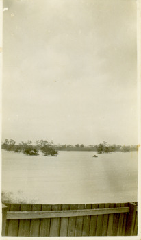 Flooding of the Yarra River in North Kew