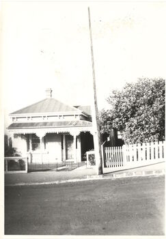 Victorian era cottage, Derby Street [Kew]