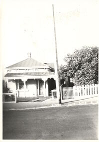 Victorian era cottage, Derby Street [Kew]