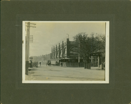 Railway level crossing in Glenferrie Road, Glenferrie