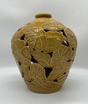 Reticulated vase