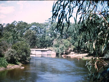 Chipperfield's floating 'Pontoon' on the Yarra River