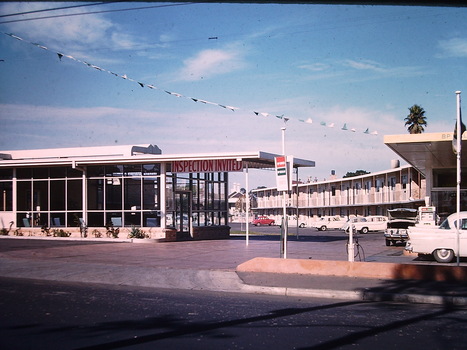 Motel California, Barkers Road, Kew