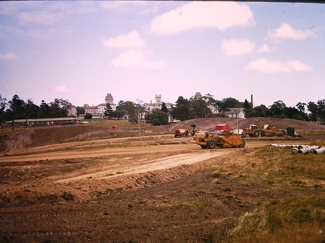 Construction of the Eastern Freeway (F19)
