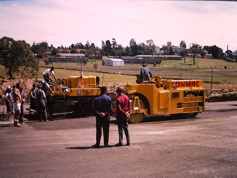 Construction of the Eastern Freeway (F19)