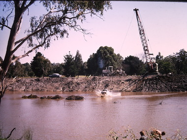 Construction of the Eastern Freeway (F19)