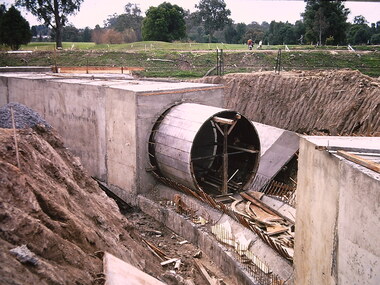 Photograph - Construction of the Eastern Freeway (F19), Ron Setford, March 1972