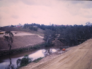 Photograph - Construction of the Eastern Freeway (F19), Ron Setford, November 1972