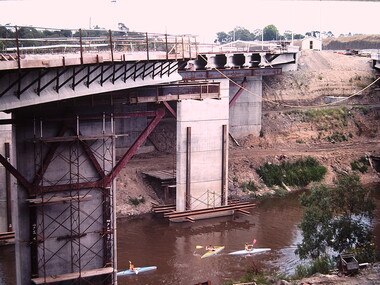 Photograph - Construction of the F19 [Eastern Freeway], Ron Setford, January 1977