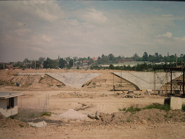 Photograph - Construction of the F19 [Eastern Freeway], Ron Setford, October 1976