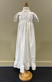 Clothing - Infants Gown, 1899-1910