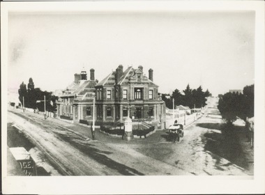 Postcard - Kew Public Offices, c.1898