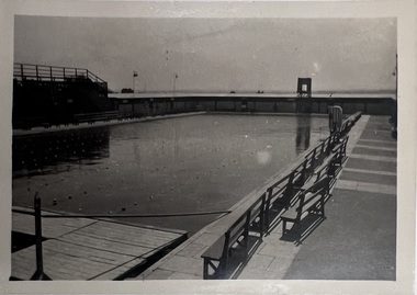 Photograph - The Kew Baths, c.1930