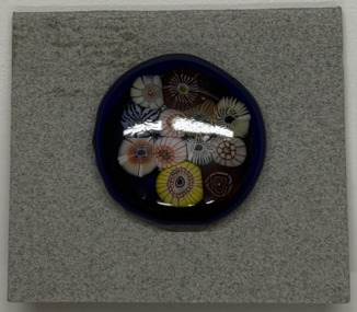 1 button on grey card, c. 2000