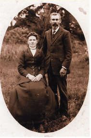 Photograph, Mr and Mrs Ellis Jeeves in Mountjoy Garden