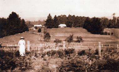 Photograph, Mountain Grange and Great Barn Kalorama c1910, c1910