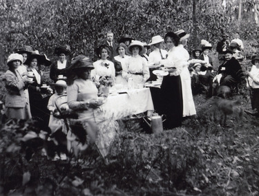 Photograph, Tea Time at the Mount Dandenong Golf Club at Mountain Grange 1912, 1912
