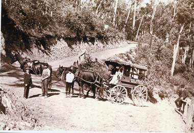 Photograph, Jeeves Coach at Devil's Elbow 1912