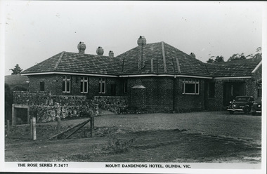 Photograph, Mount Dandenong Hotel, Olinda, Vic, c1935