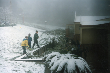 Photograph, Mt Dandenong Primary School in Snow 1995, 1995