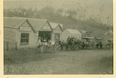 Photograph, Dodd's Store and Coaches c1909