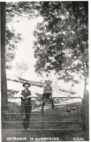 Photograph, Entrance To Sunnyside, c1915
