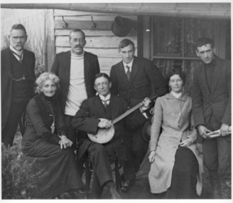 Photograph, Group at Sunnyside, c1914