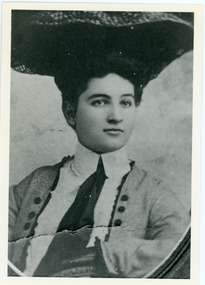 Photograph, Doris Child