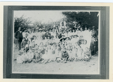 Photograph, Picnic in Hand's Paddock