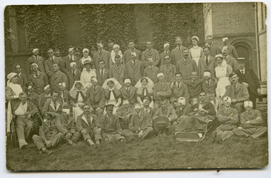 Photograph of convalescing soldiers during WW1, alban pearce-12.tif
