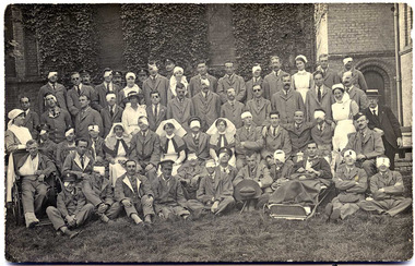 soldiers at Military hospital in England, 1917, alban pearce-29.tif
