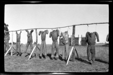Target dummies, les chandler_a00045.tif