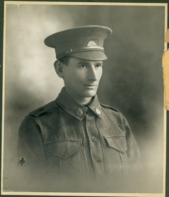 Les Chandler portrait, les chandler_a00120.tif